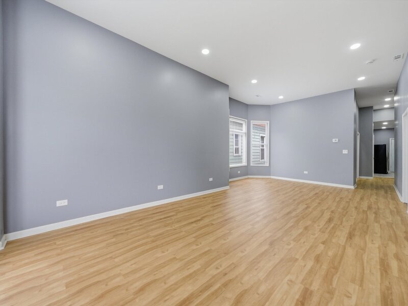 7828 S Escanaba Avenue Chicago IL 60649