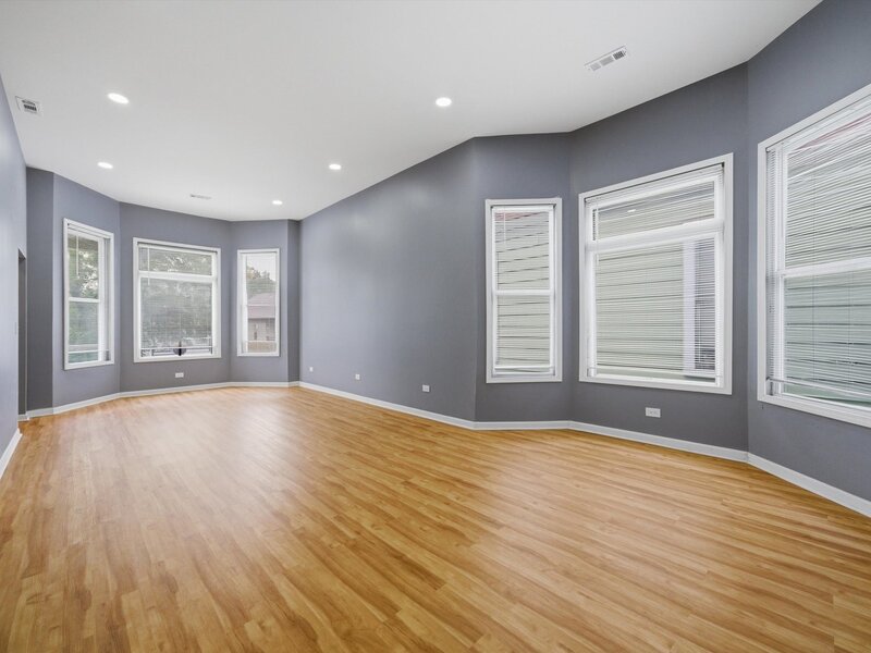 7828 S Escanaba Avenue Chicago IL 60649