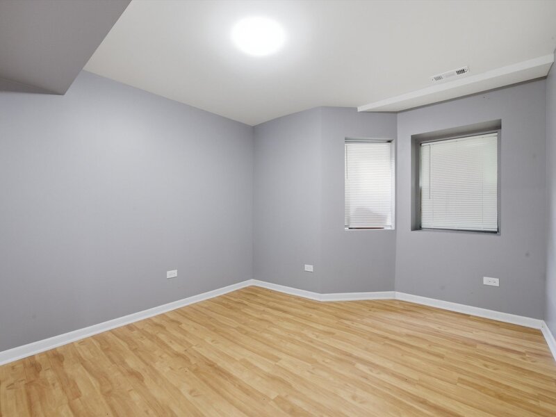 7828 S Escanaba Avenue Chicago IL 60649