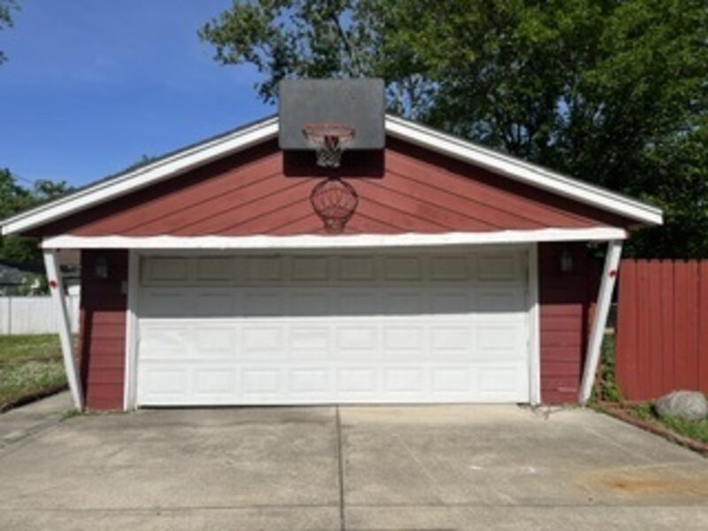 17724 Henry Street Lansing IL 60438
