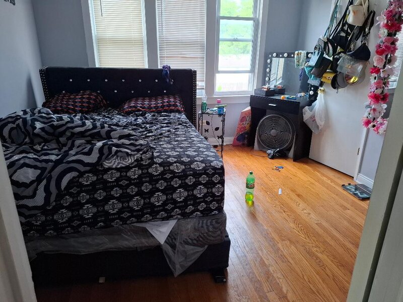 10941 S Wentworth Avenue Chicago IL 60628