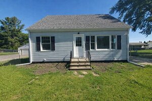 Photo of 1611 36th Avenue East Moline IL 61244