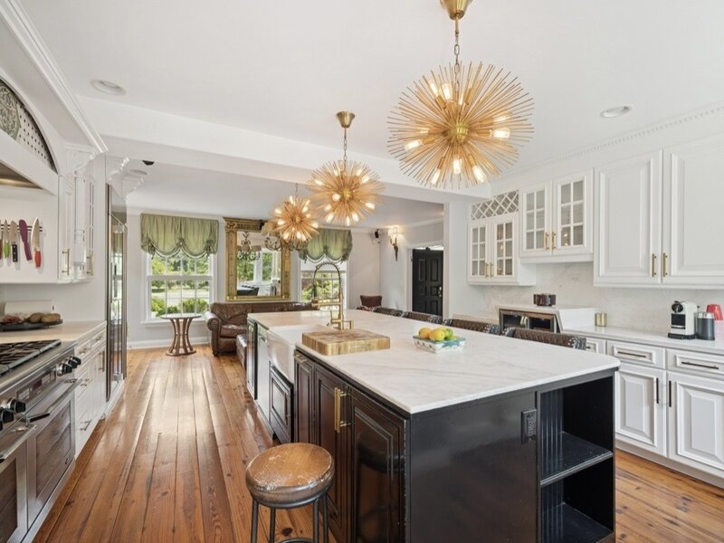 82 Woodley Road Winnetka IL 60093