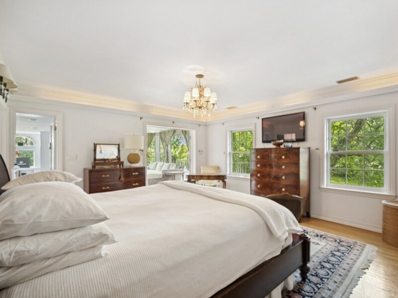 82 Woodley Road Winnetka IL 60093