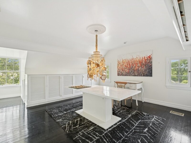 82 Woodley Road Winnetka IL 60093