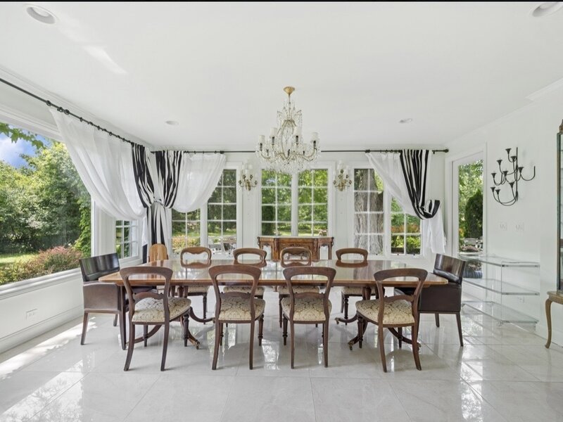 82 Woodley Road Winnetka IL 60093