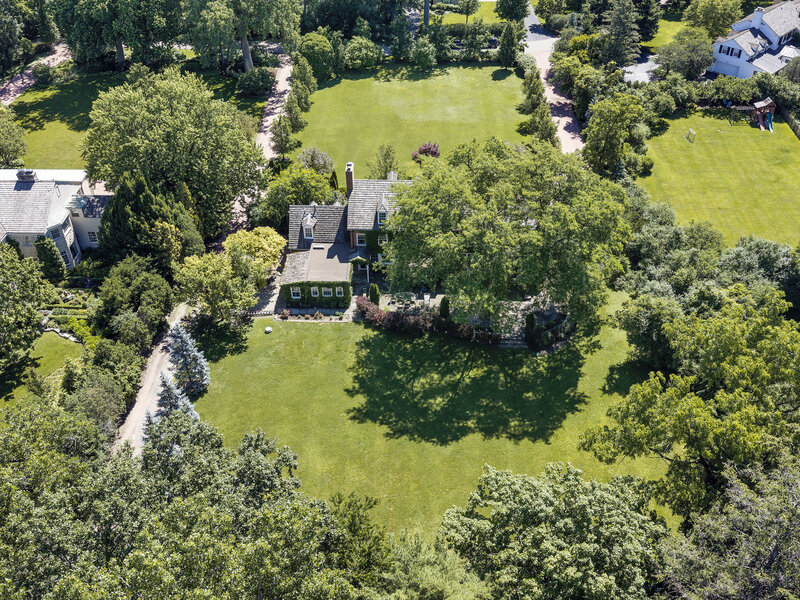 82 Woodley Road Winnetka IL 60093