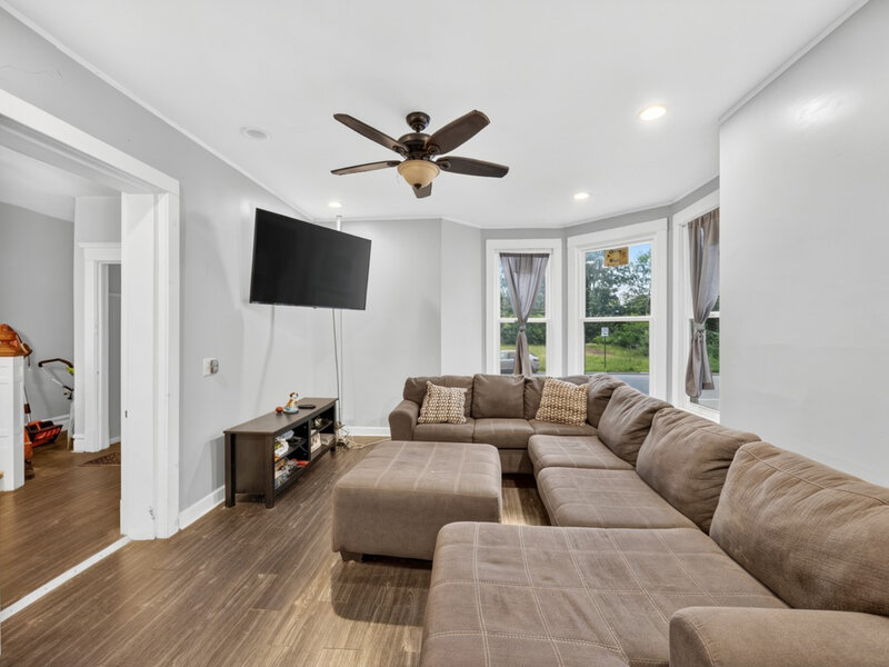 8956 S Dauphin Avenue Chicago IL 60619