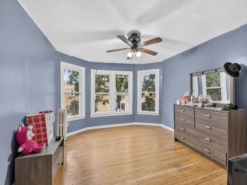 8956 S Dauphin Avenue Chicago IL 60619