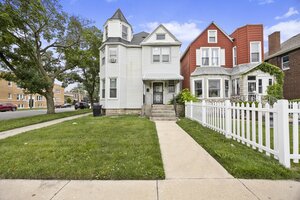 Photo of 8956 S Dauphin Avenue Chicago IL 60619