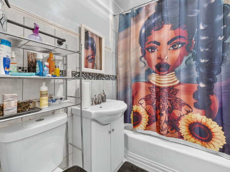 8956 S Dauphin Avenue Chicago IL 60619