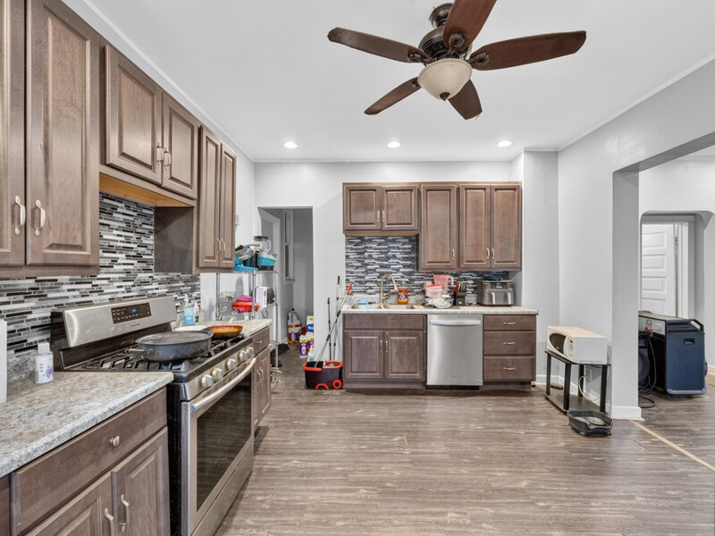 8956 S Dauphin Avenue Chicago IL 60619