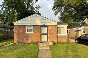 Photo of 12529 S Loomis Street Calumet Park IL 60827