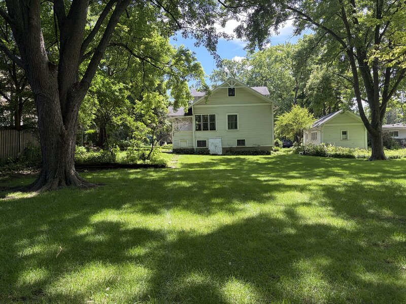 240 Hill Avenue Glen Ellyn IL 60137