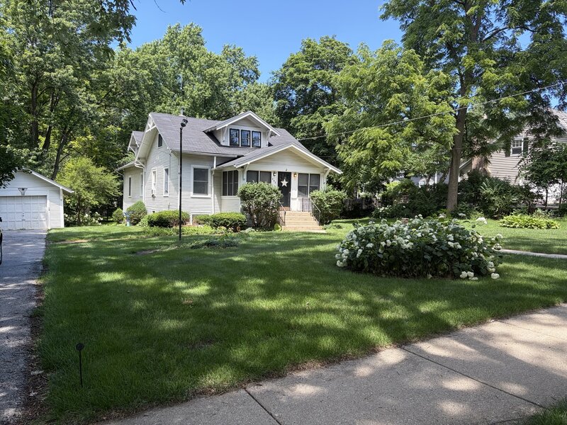240 Hill Avenue Glen Ellyn IL 60137