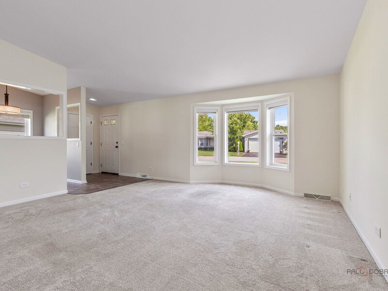 1815 Paddock Court Grayslake IL 60030