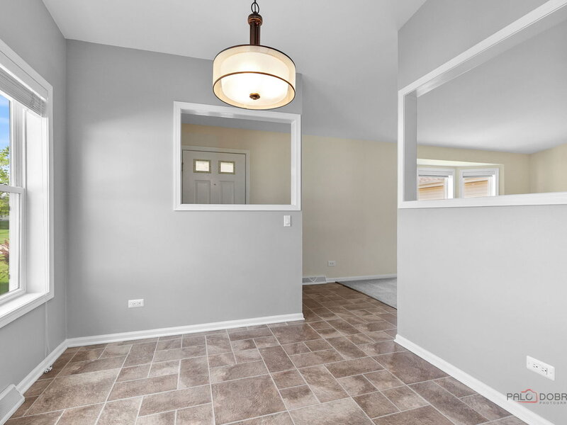 1815 Paddock Court Grayslake IL 60030