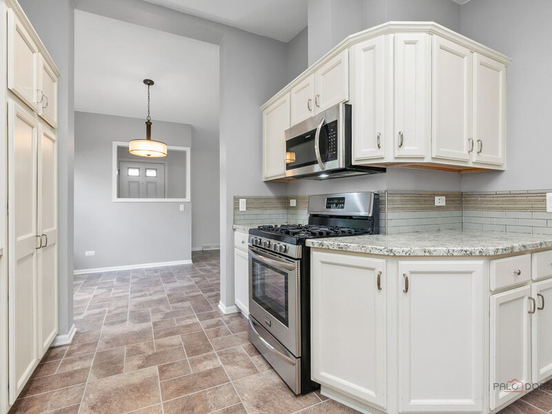 1815 Paddock Court Grayslake IL 60030
