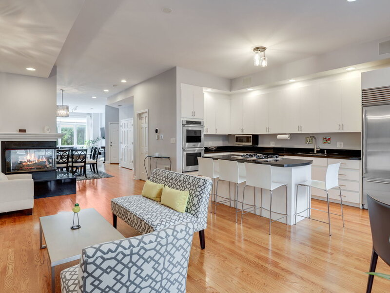 1239 N State Parkway Chicago IL 60610