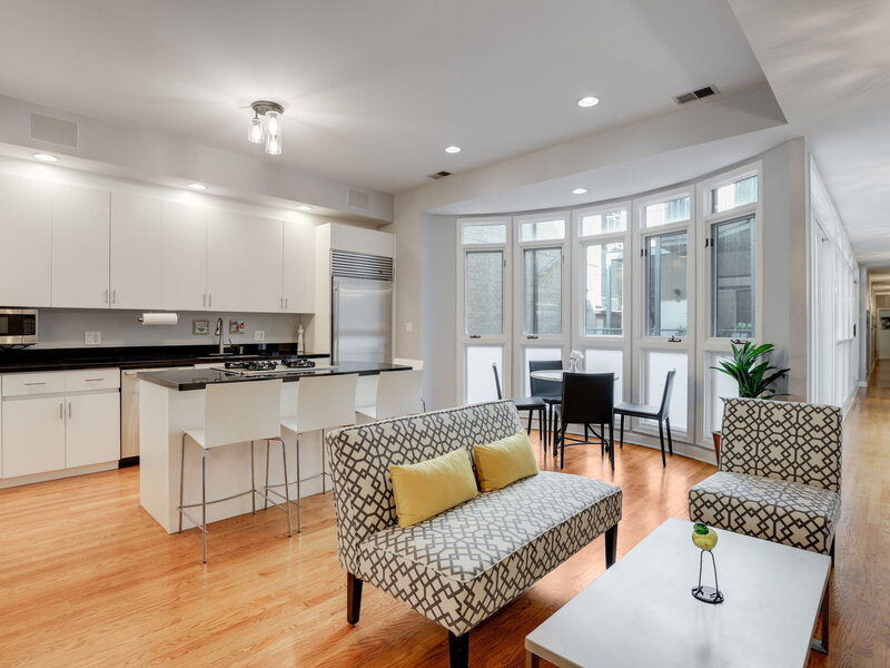 1239 N State Parkway Chicago IL 60610