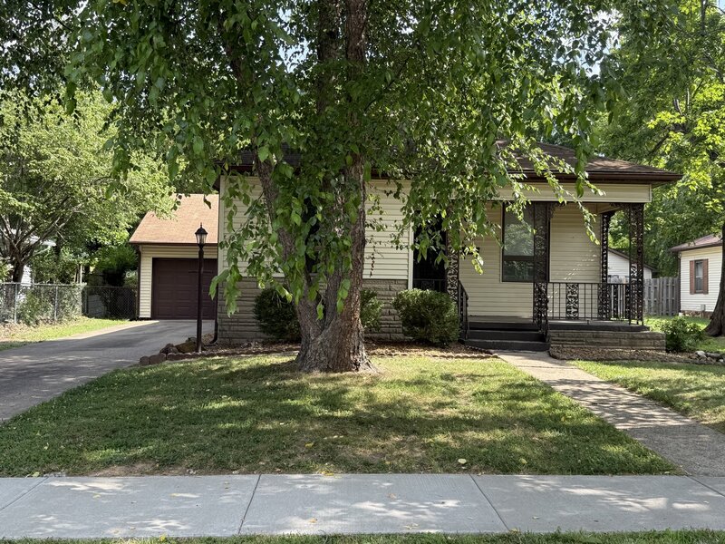 806 E Boulevard Street Marion IL 62959
