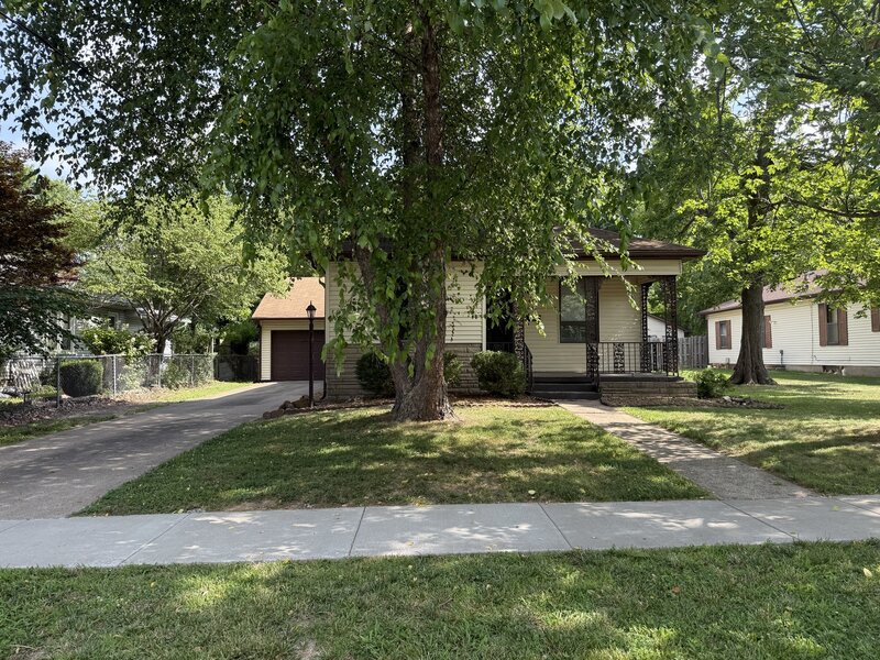 806 E Boulevard Street Marion IL 62959