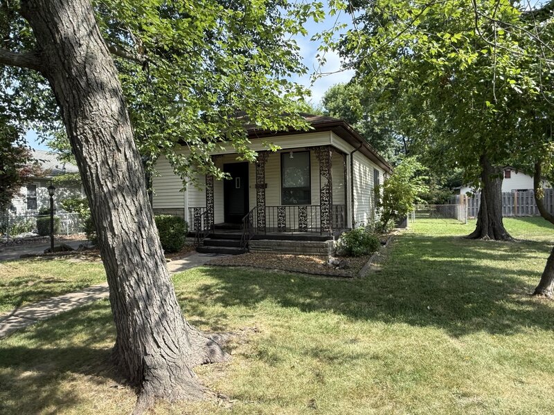 806 E Boulevard Street Marion IL 62959