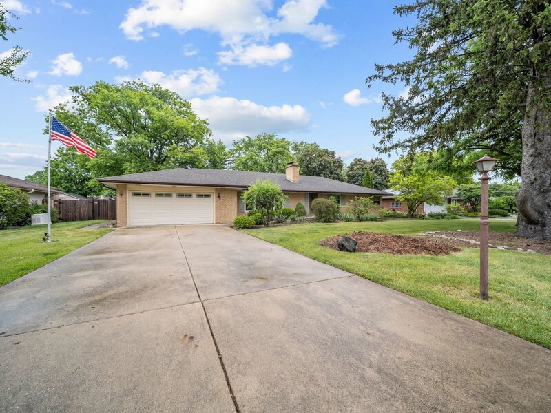 29 E Stonegate Drive Prospect Heights IL 60070