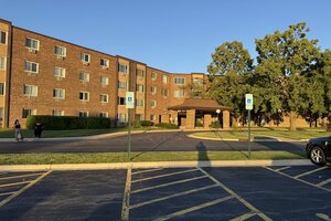Photo of 1375 Rebecca Drive Hoffman Estates IL 60169 Unit 302