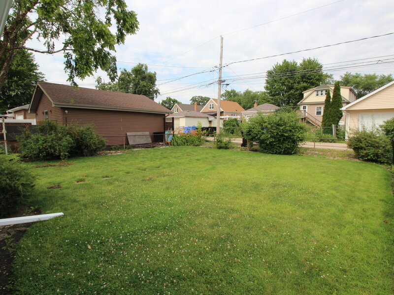 5615 S Nordica Avenue Chicago IL 60638