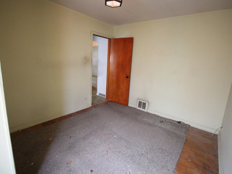 5615 S Nordica Avenue Chicago IL 60638