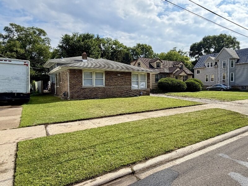 705 Sheridan Avenue Dolton IL 60419