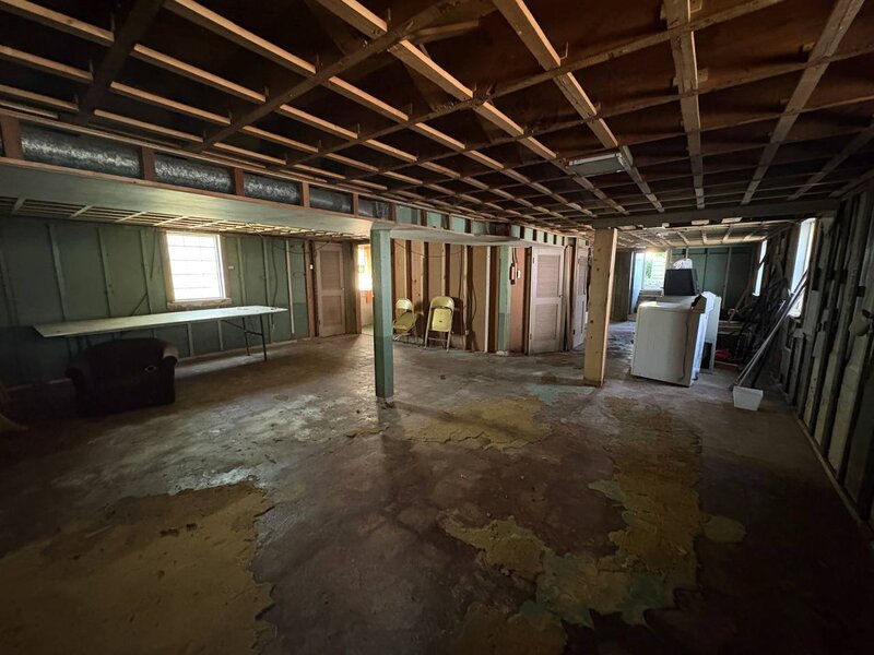 14032 S Burnham Avenue Burnham IL 60633