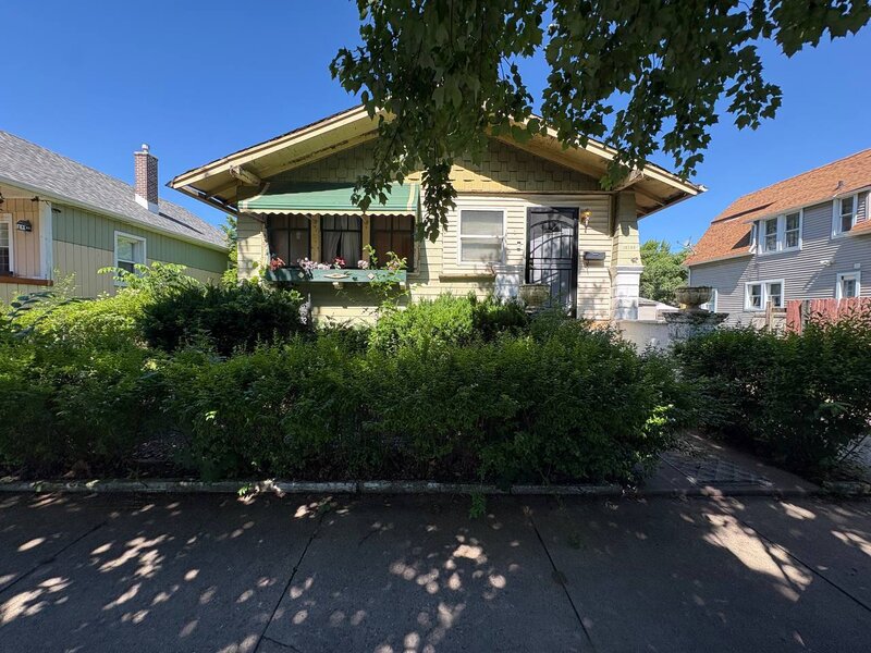 14032 S Burnham Avenue Burnham IL 60633