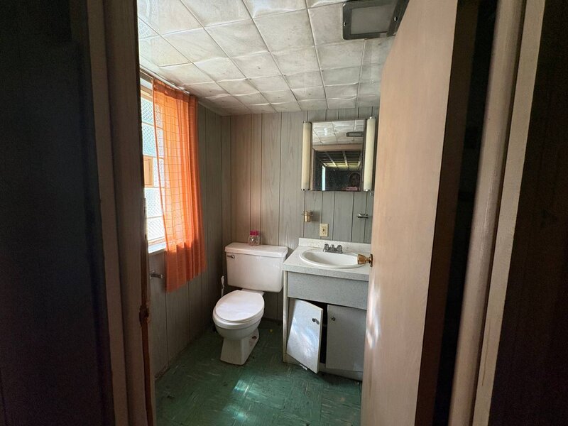 14032 S Burnham Avenue Burnham IL 60633