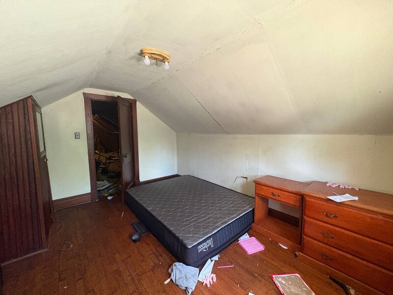 14032 S Burnham Avenue Burnham IL 60633