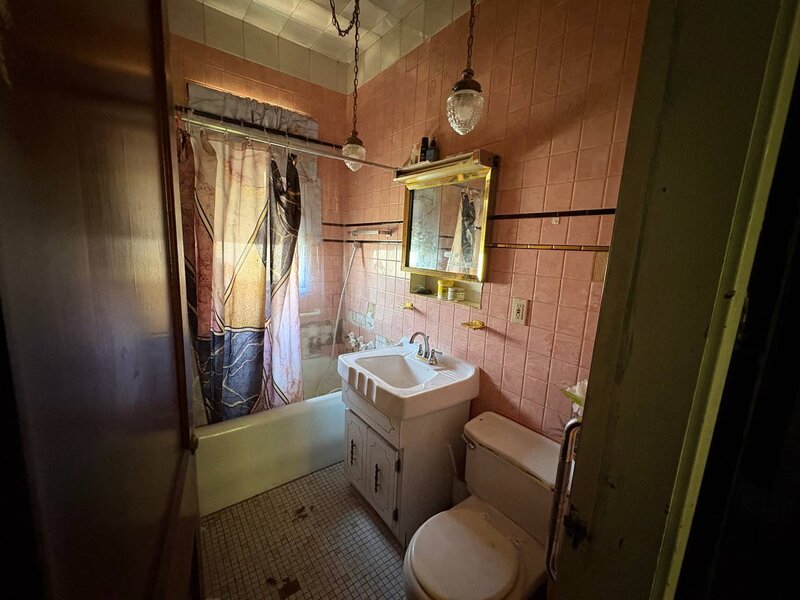14032 S Burnham Avenue Burnham IL 60633