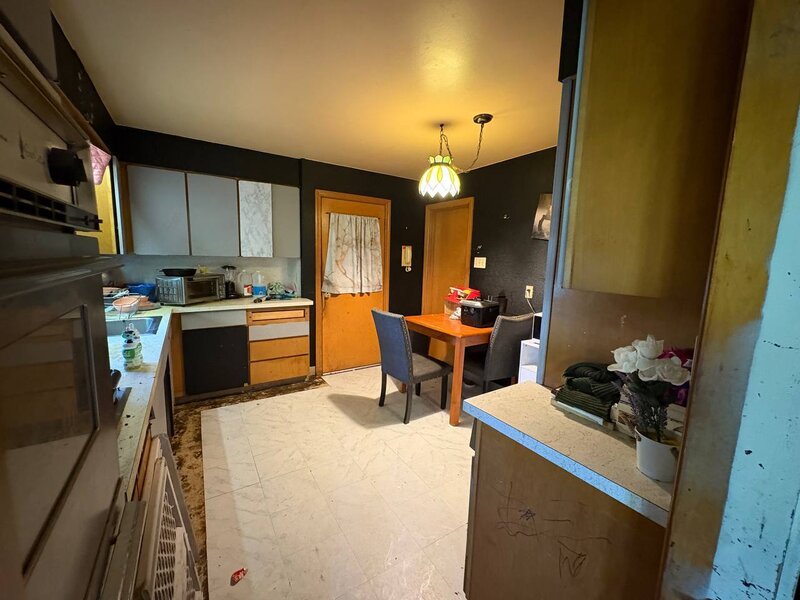 14032 S Burnham Avenue Burnham IL 60633
