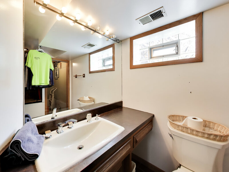 6040 N Niagara Avenue Chicago IL 60631