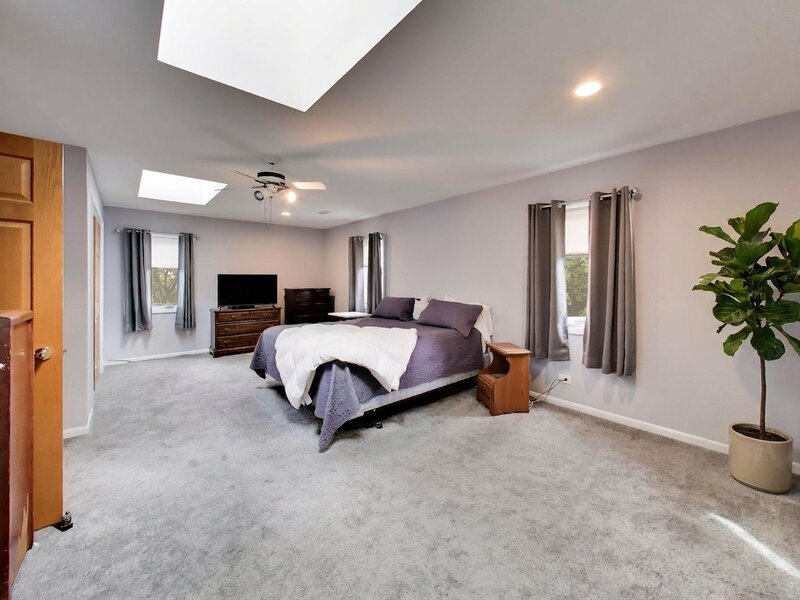 6040 N Niagara Avenue Chicago IL 60631