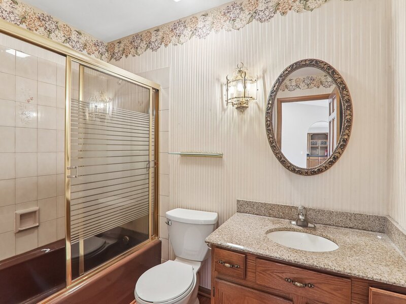 200 N Shore Drive Oakwood Hills IL 60013
