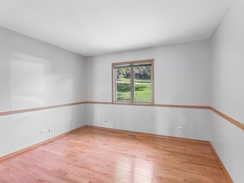 200 N Shore Drive Oakwood Hills IL 60013