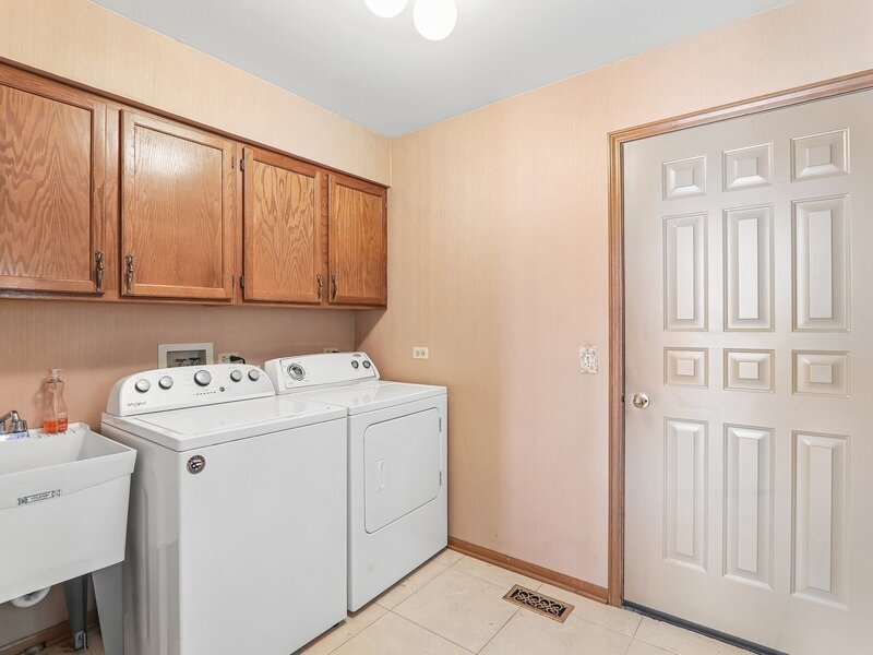 200 N Shore Drive Oakwood Hills IL 60013