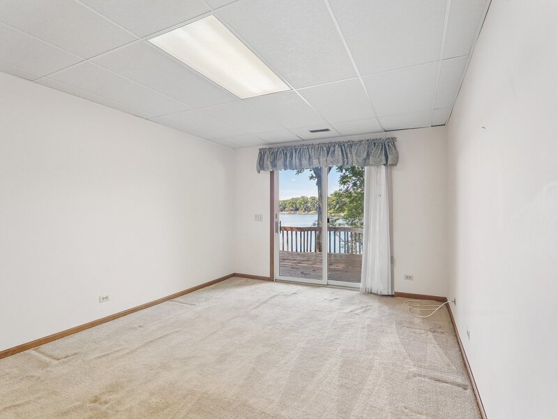 200 N Shore Drive Oakwood Hills IL 60013