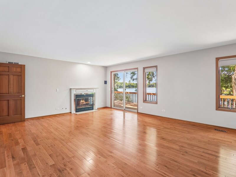 200 N Shore Drive Oakwood Hills IL 60013