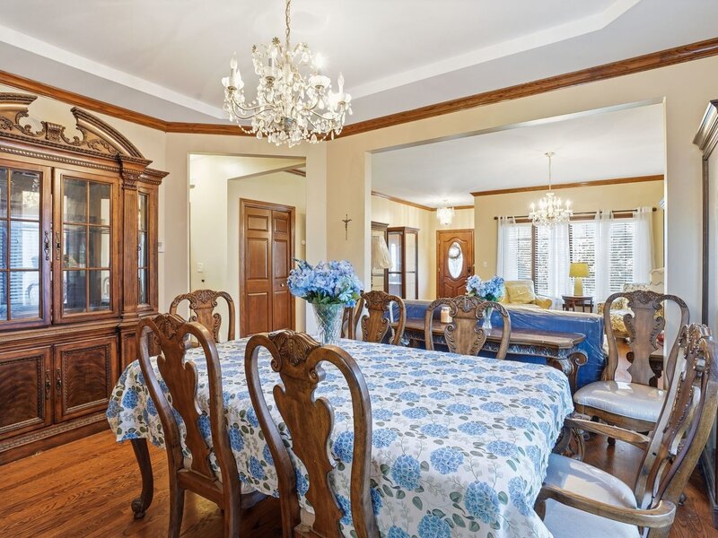 5733 W 97th Street Oak Lawn IL 60453