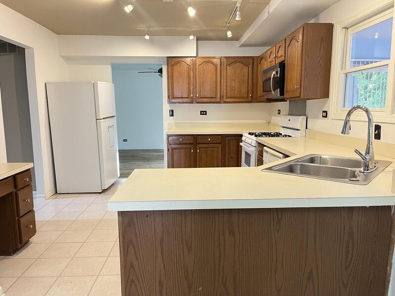 436 Cambridge Way Bolingbrook IL 60440