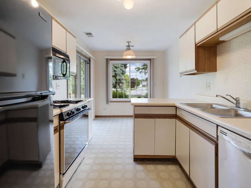201 Charleston Court Schaumburg IL 60193
