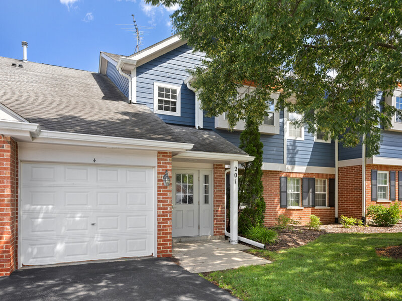 201 Charleston Court Schaumburg IL 60193
