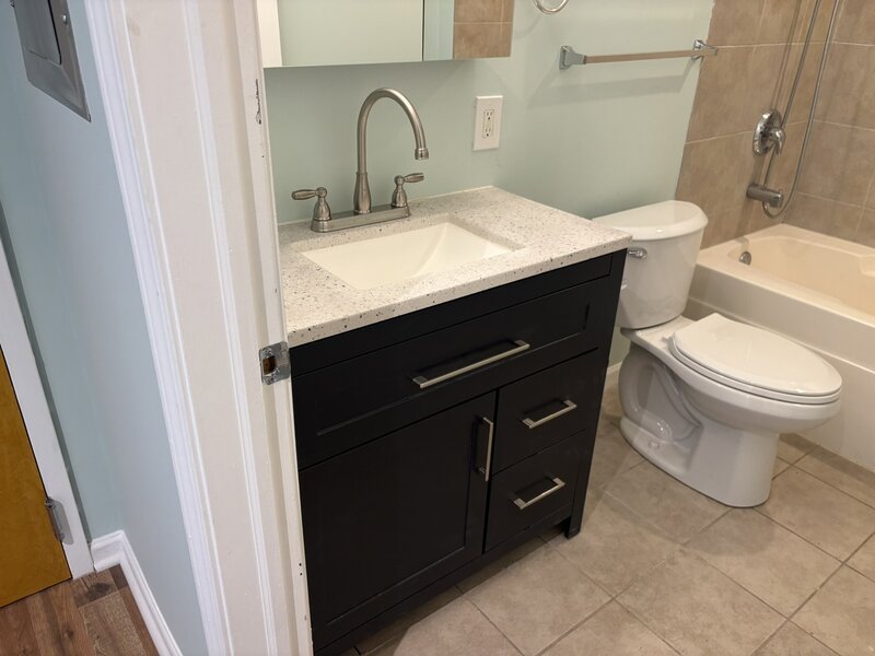 1122 W Catalpa Avenue Chicago IL 60640